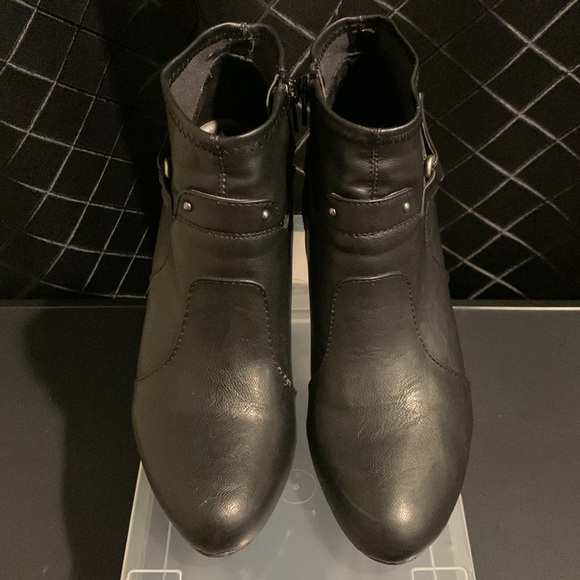 NICKELS Women’s Ankle Bootie Heels - Picture 3 of 16